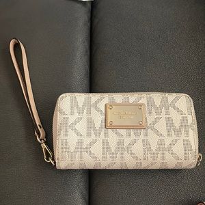 MK wristlet